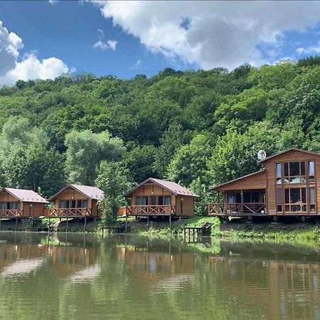 Вилла Рекреаційний комплекс  Будинок рибака Сатанов Экстерьер фото